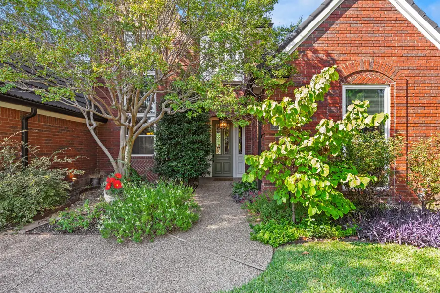 801 Spring Canyon Drive, Irving, TX 75063 - Image #2