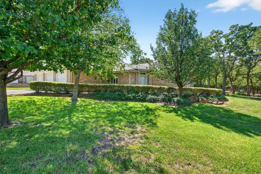 115 Kiowa Drive E, Gainesville, TX 76240 - Image #3