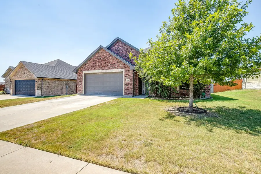 1608 Summercrest Drive, Cleburne, TX 76033 - Image #3