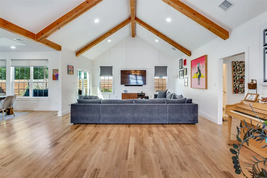 1723 N Edgefield Avenue, Dallas, TX 75208 - Image #2