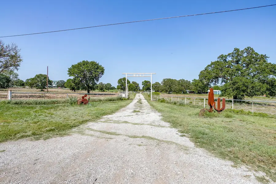 7726 W Highway 199, Springtown, TX 76082 - Image #3