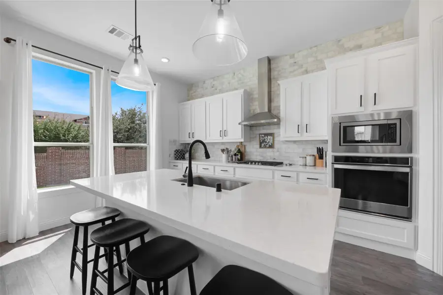 2176 Spencer Lane, Carrollton, TX 75010 - Image #3