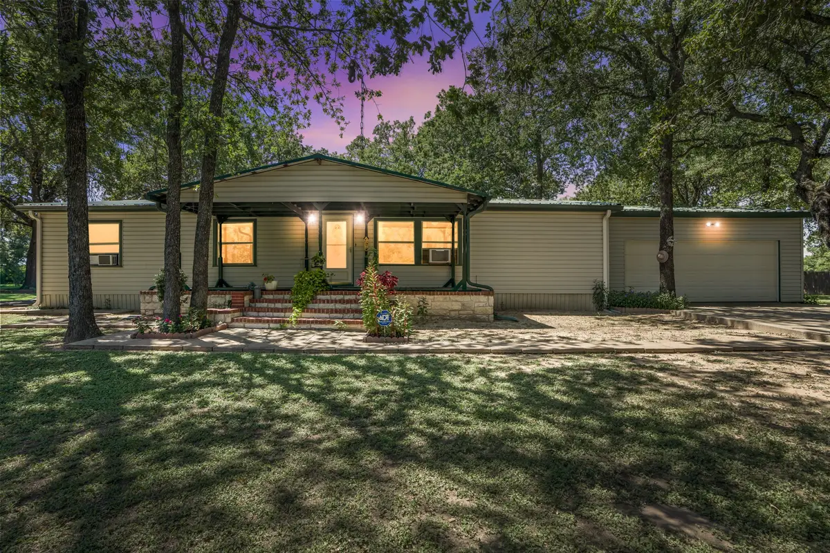 243 Brooks Circle, Lorena, TX 76655 - Image #1