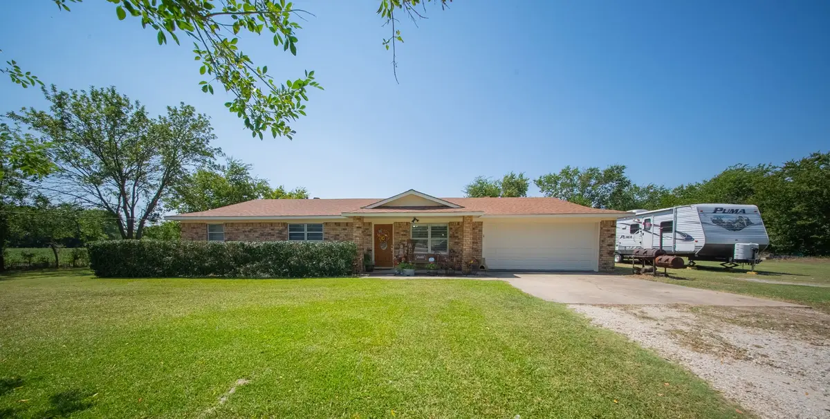 3291 N Grand Avenue, Gainesville, TX 76240 - Image #1