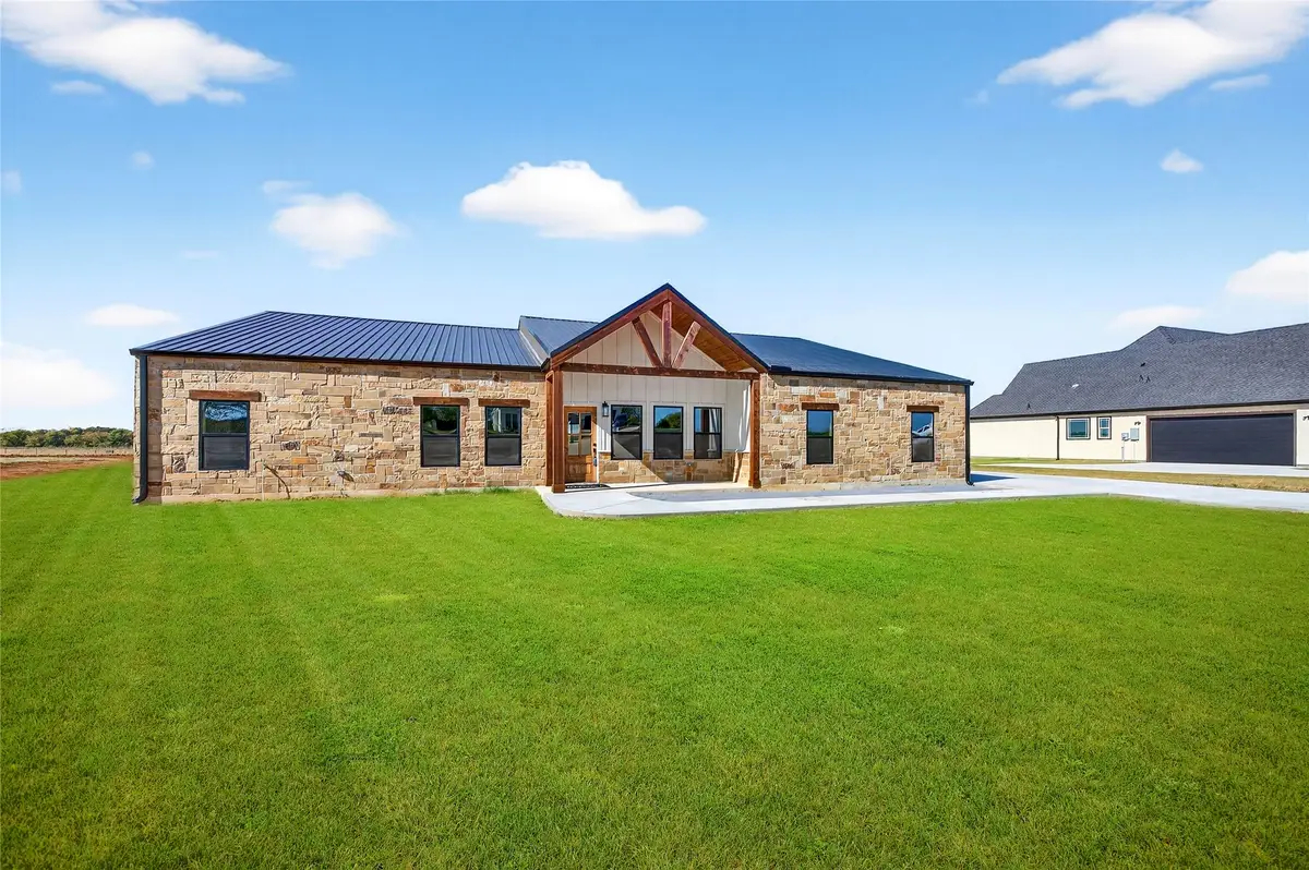 1172 Dixie Estates Way, Whitesboro, TX 76273 - Image #1