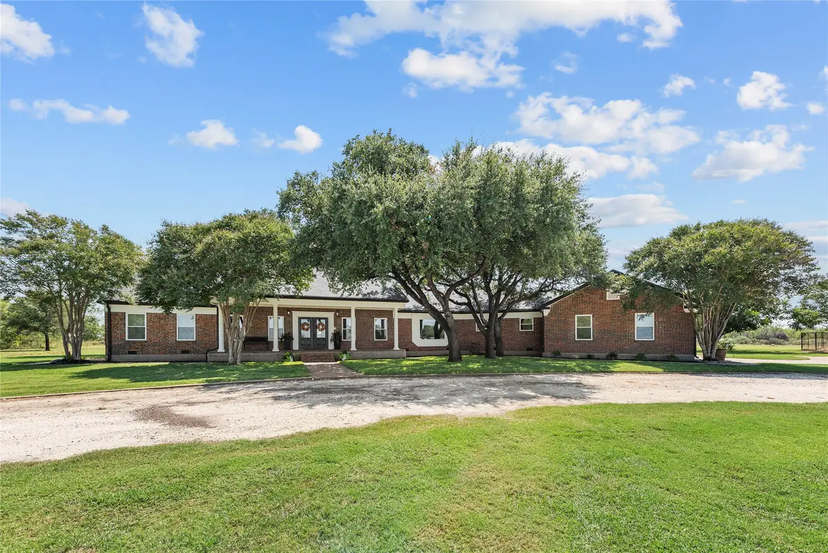 338 Hcr 2124 Loop, Whitney, TX 76692 - Image #1