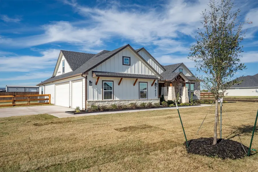 9433 Bluestem Lane, Dish, TX 76247 - Image #2