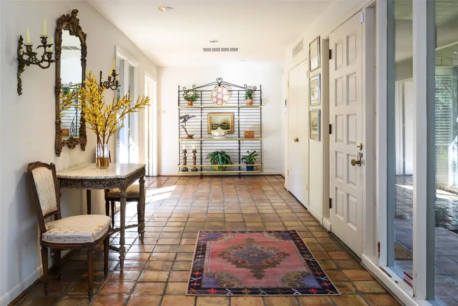 11241 Russwood Circle, Dallas, TX 75229 - Image #2