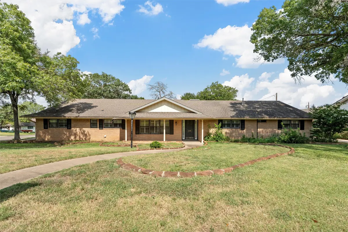 849 Deer Ridge Drive, Woodway, TX 76712 - Image #1