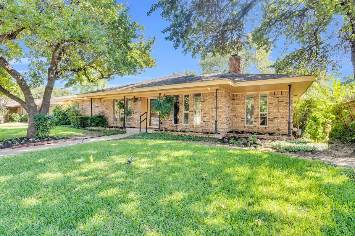 710 Stafford Drive, Arlington, TX 76012 - #1