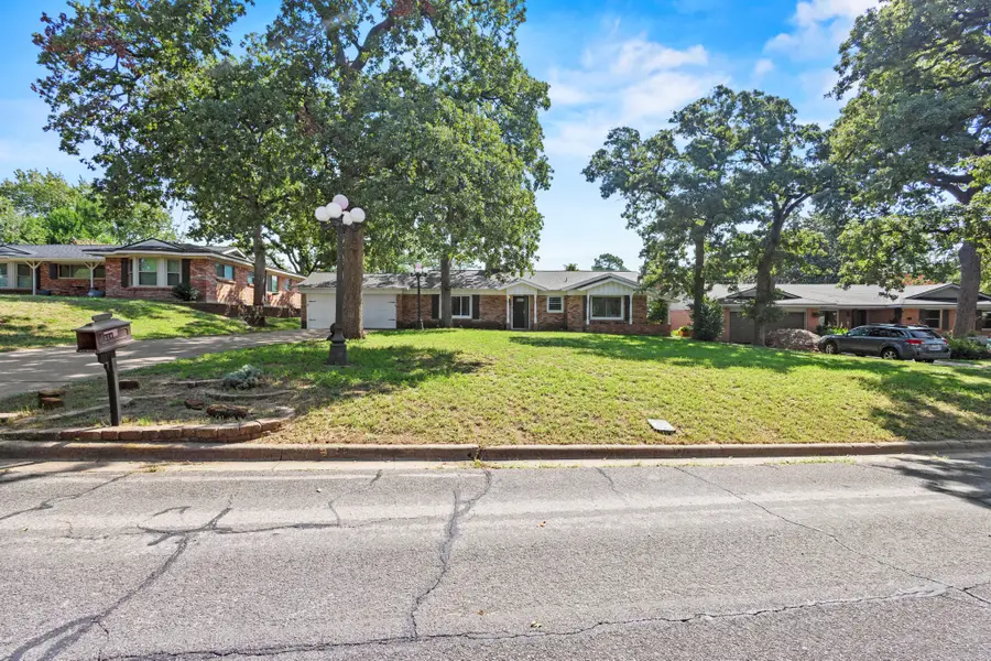 1208 Karla Drive, Hurst, TX 76053 - Image #3