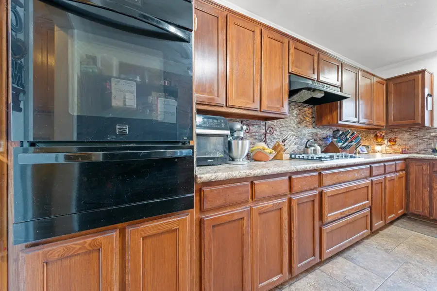 1105 Hemphill Court, Cleburne, TX 76033 - Image #3