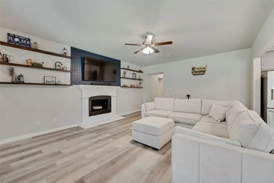 1525 Sand Dollar Trail, Weatherford, TX 76087 - Image #2