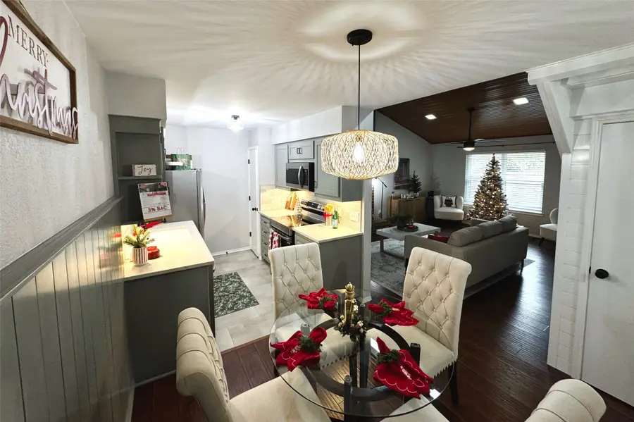 1008 Forest Creek Street, Benbrook, TX 76126 - Image #3