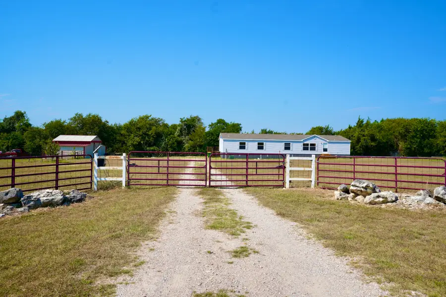 245 Oak Hill Court, Waxahachie, TX 75167 - Image #2