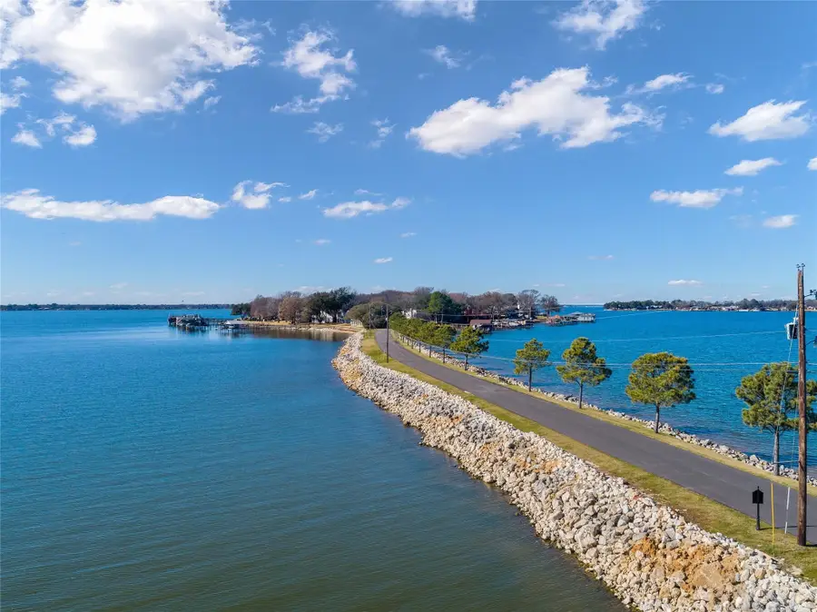 108 Enchanted Isles Circle, Mabank, TX 75156 - Image #2