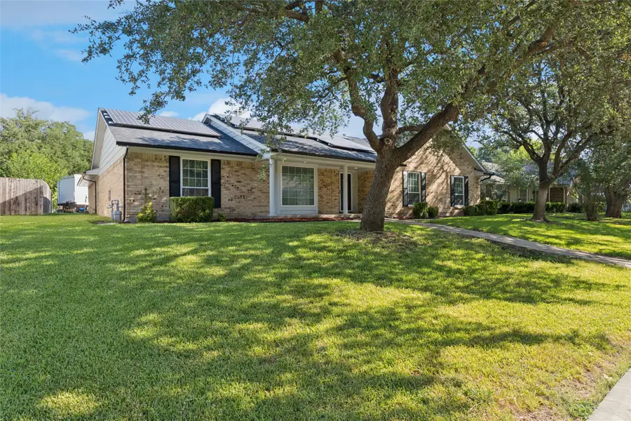 2714 Spartacus Drive, Grand Prairie, TX 75052 - Image #3