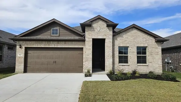 717 Amber Fields Drive, Denton, TX 76259