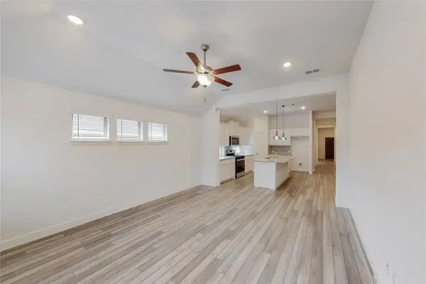 272 Tallgrass Drive, Lavon, TX 75166