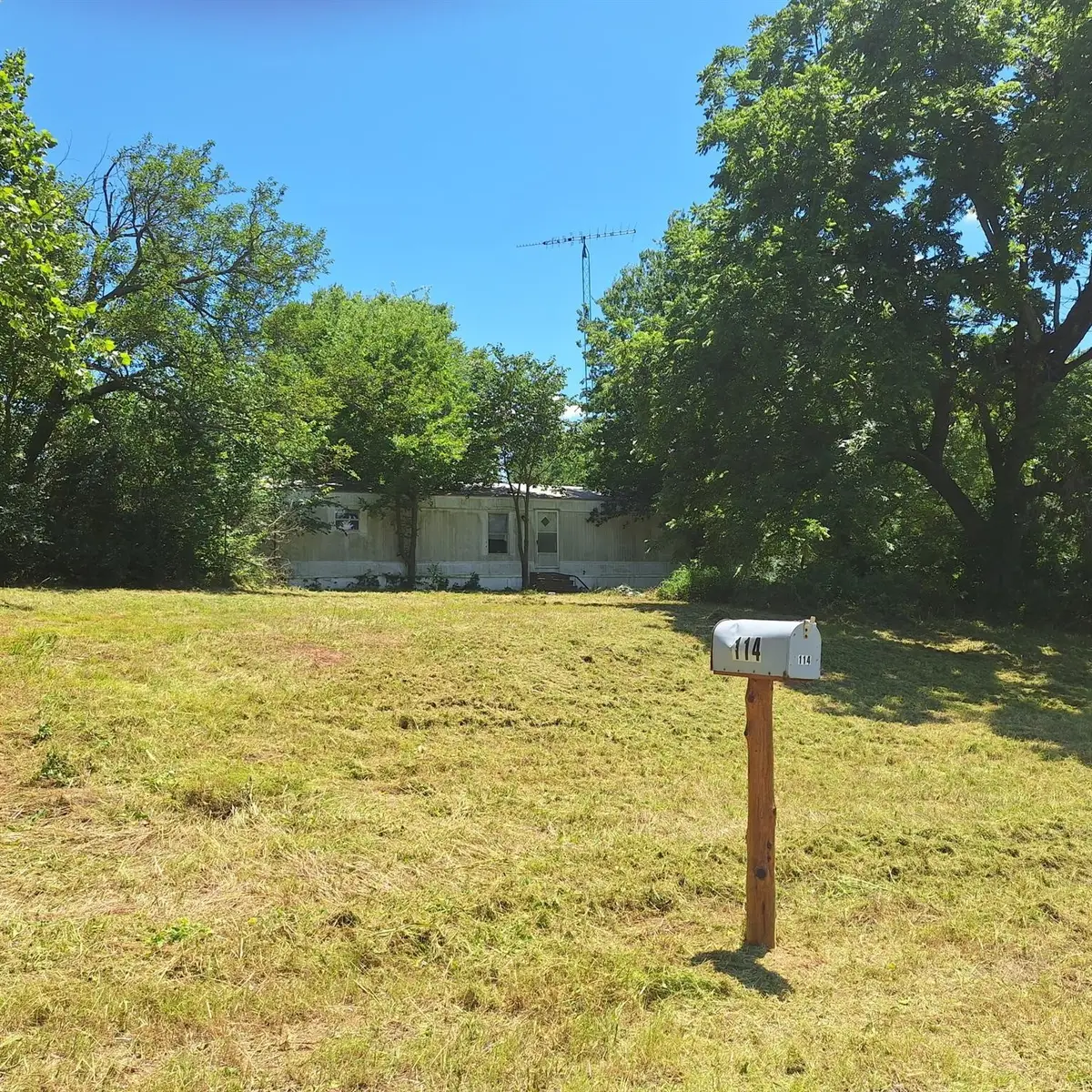 114 E Sycamore Street, Ravenna, TX 75476 - Image #1