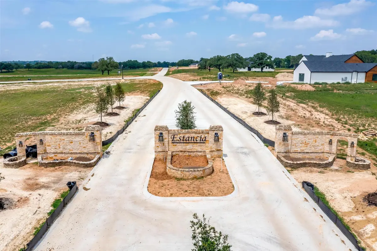 1031 Estancia Boulevard, Weatherford, TX 76088 - Image #1