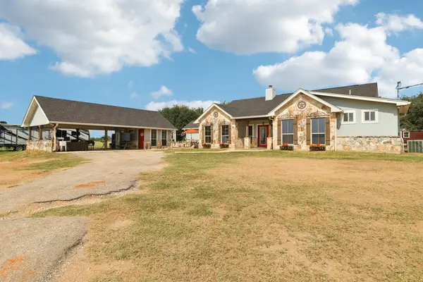 1891 E Sh 97, Floresville, TX 78114