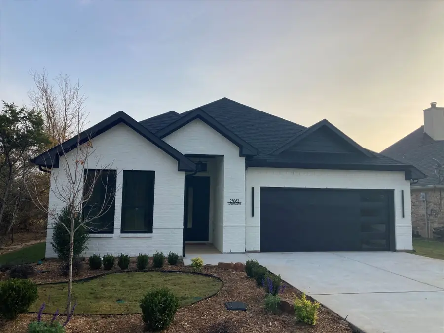 27062 Stonewood Drive, Whitney, TX 76692 - Image #2