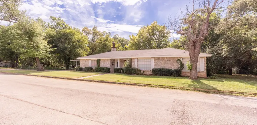 1103 Miller Street, Bowie, TX 76230 - Image #3
