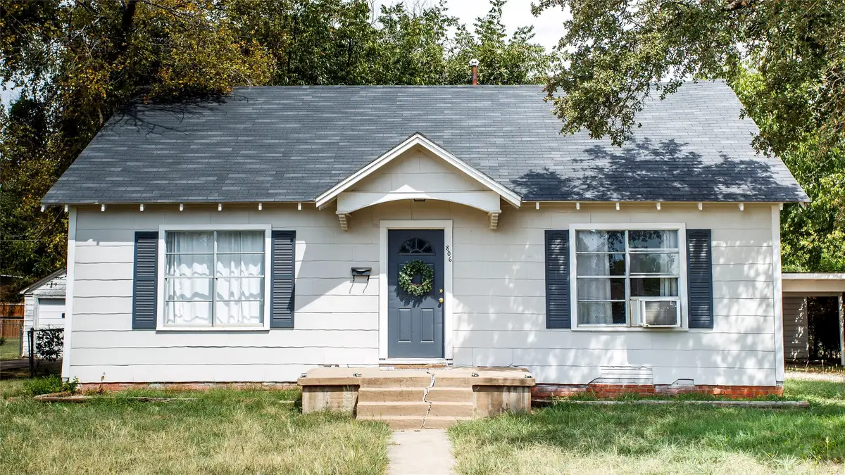 806 W Oak, Olney, TX 76374 - Image #1