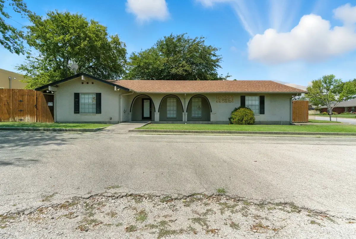 725 Red Oak Lane, Weatherford, TX 76086 - Image #1