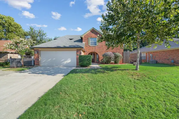 339 Stately Oak Lane, Lake Dallas, TX 75065