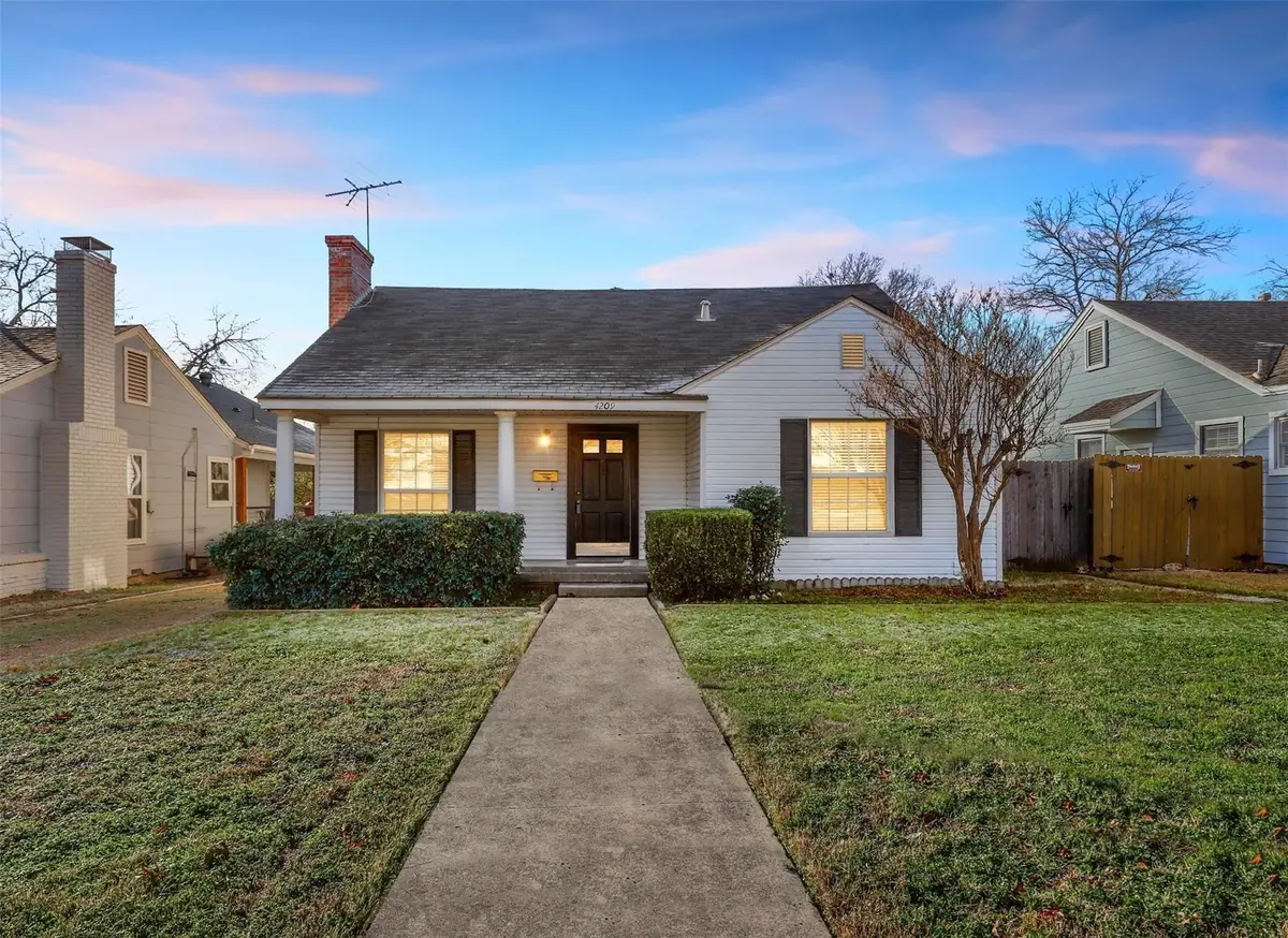 4209 Curzon Avenue, Fort Worth, TX 76107 - Image #1