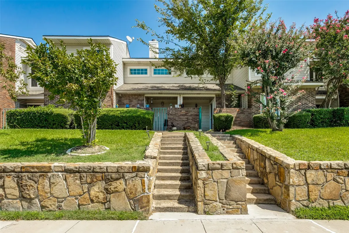 829 Creekside Drive, Lewisville, TX 75067 - Image #1