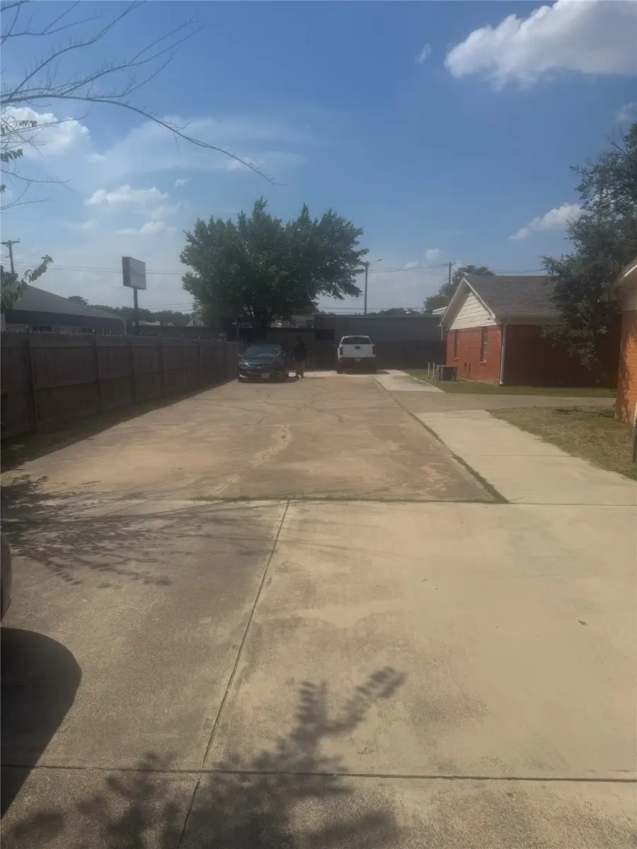 224 W Union Bower #224 & 226, Irving, TX 75061 - Image #3