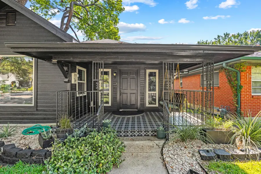 938 N Clinton Avenue, Dallas, TX 75208 - Image #2