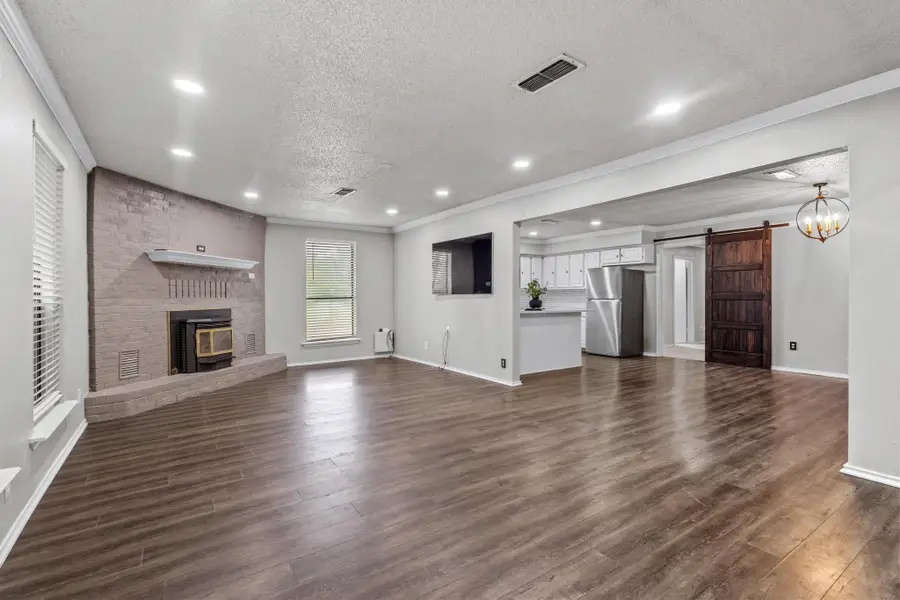 176 Blue Creek Circle, Sherman, TX 75090 - Image #3