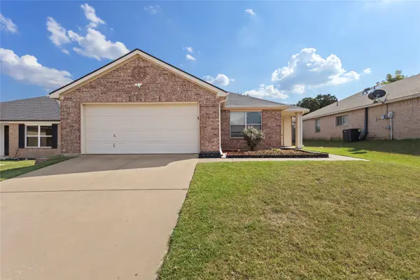 7566 Hedgeoak Court, Fort Worth, TX 76112