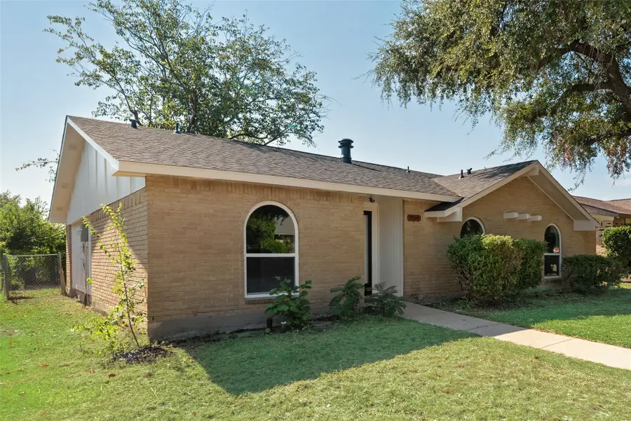 9324 County View Road, Dallas, TX 75249 - Image #3