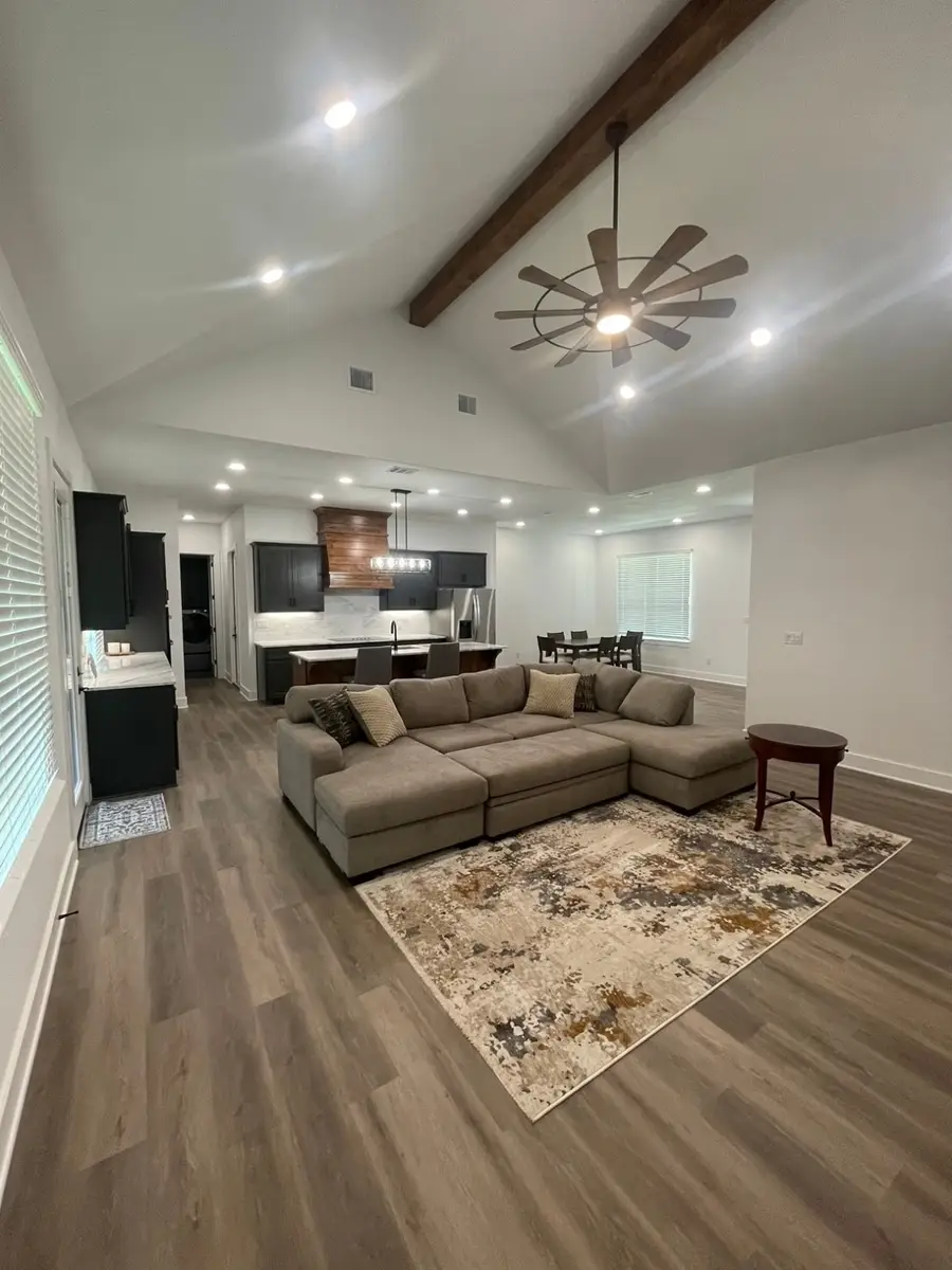 1484 Dixie Estates Way, Whitesboro, TX 76273 - Image #2