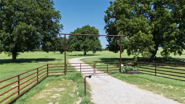 1370 Parker Dairy Road, Alvord, TX 76225