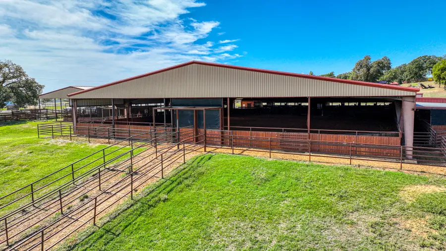 9739 E Us Highway 82, Whitesboro, TX 76273 - Image #2