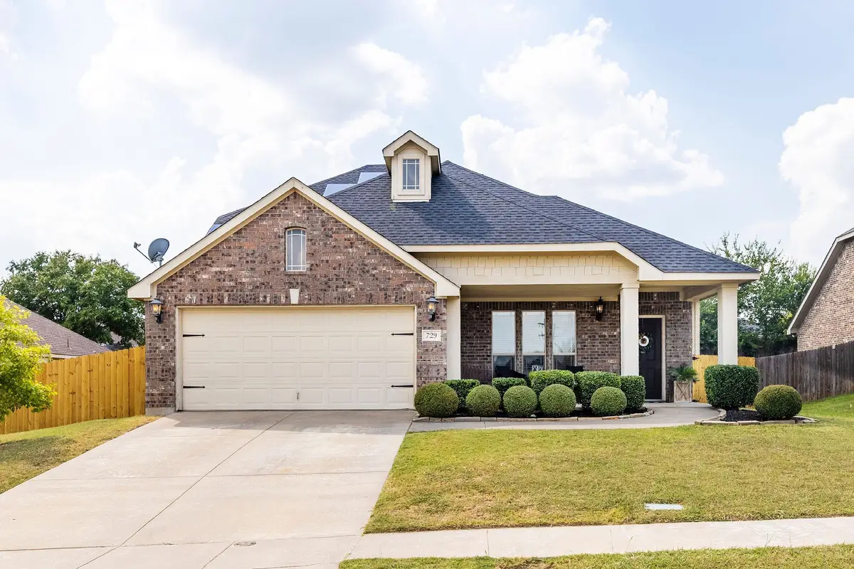 729 Abbey Lane, Midlothian, TX 76065 - Image #1