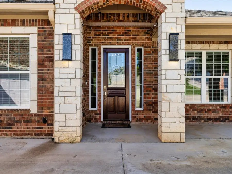 2700 Refugio Avenue, Fort Worth, TX 76164 - Image #3
