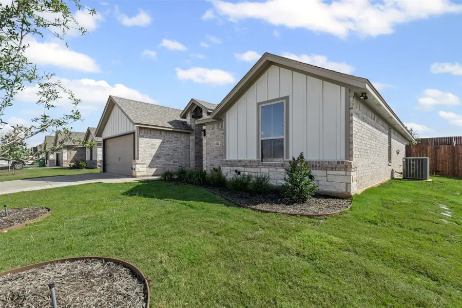 624 Jameson, Springtown, TX 76082 - Image #3
