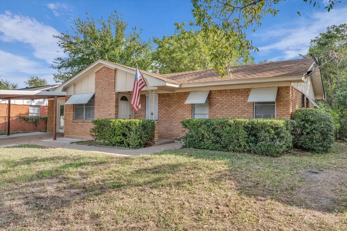 309 S Rita Street, Lacy Lakeview, TX 76705 - Image #1