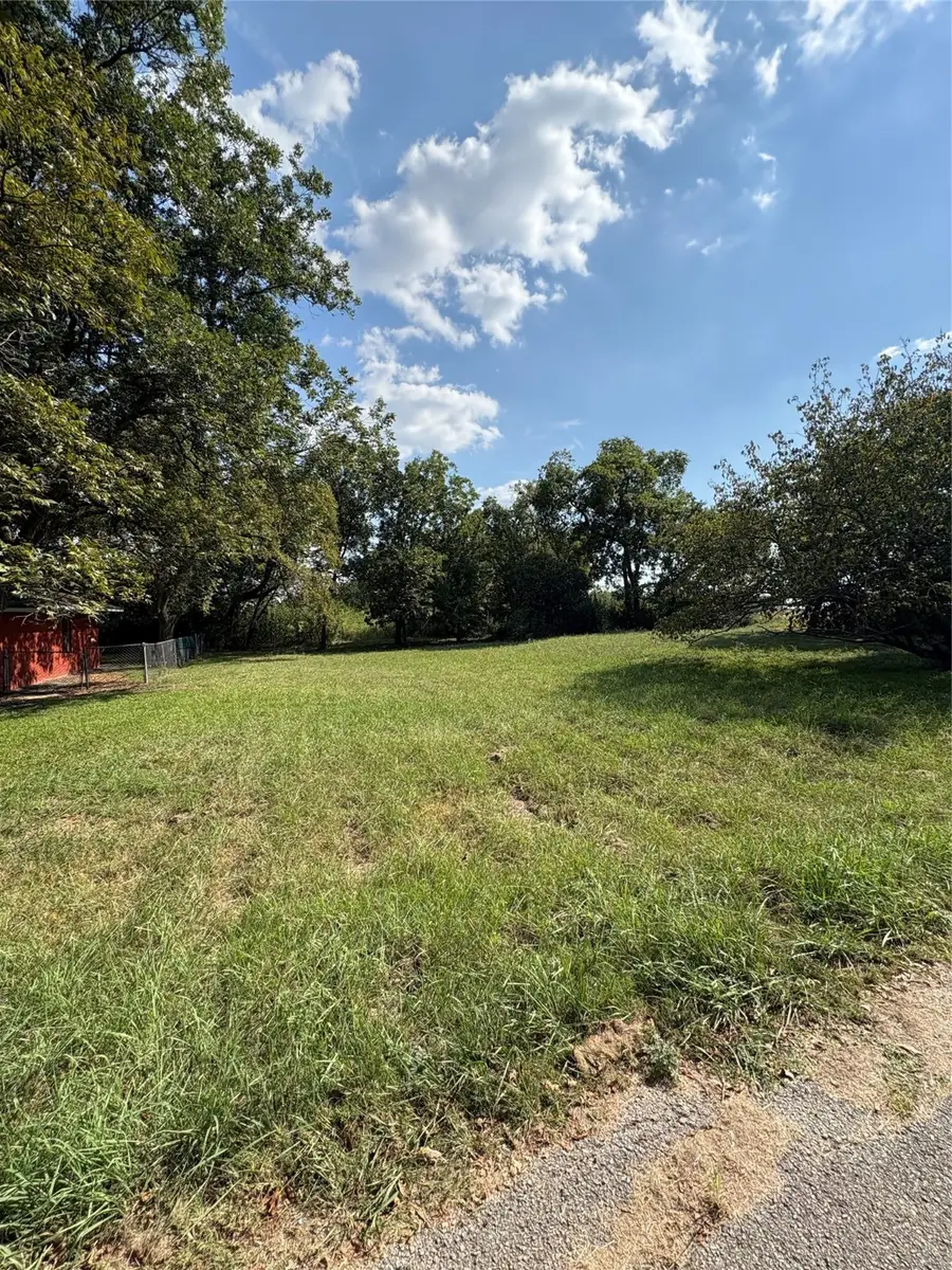 1017 Highview Drive, Wilmer, TX 75141 - Image #2