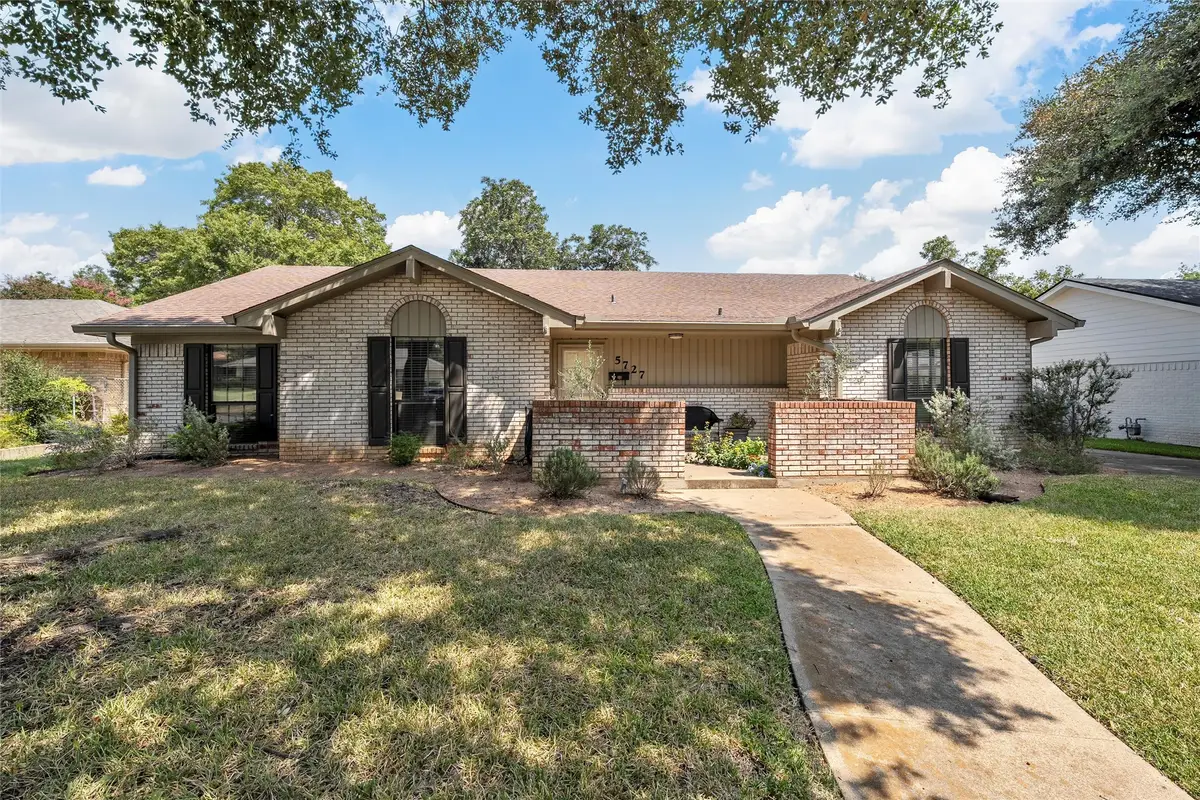 5727 Lakemont Circle, Waco, TX 76710 - Image #1