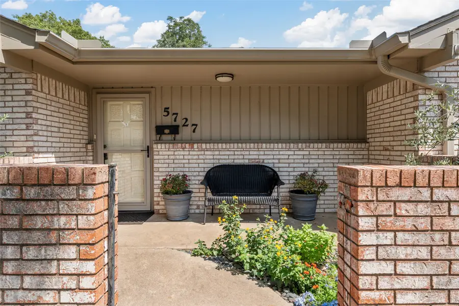 5727 Lakemont Circle, Waco, TX 76710 - Image #2