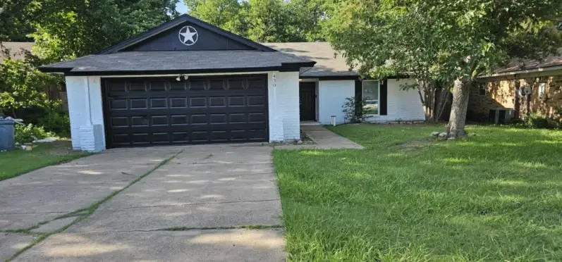 430 Kirby Creek Drive, Grand Prairie, TX 75052 - Image #1