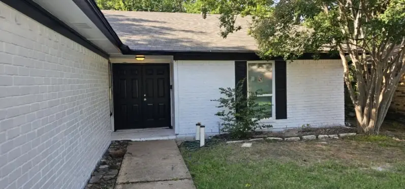 430 Kirby Creek Drive, Grand Prairie, TX 75052 - Image #2